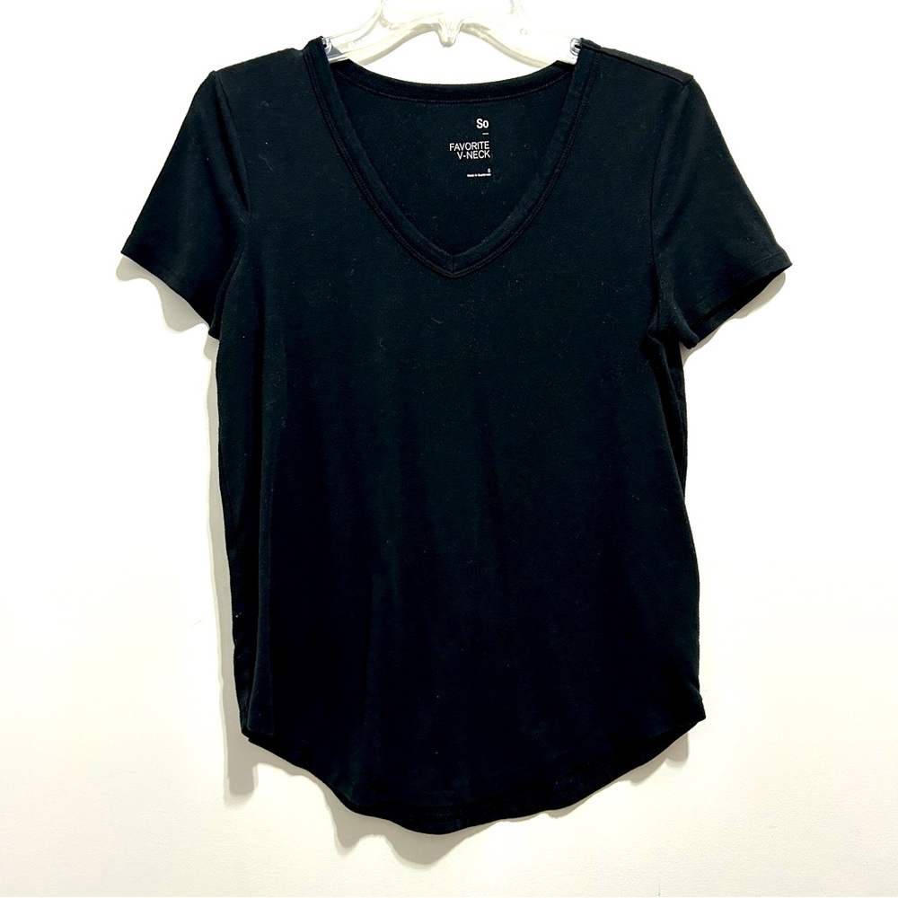 🔸SO Favorite Black V-Neck Tee Shirt